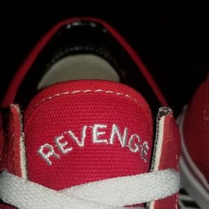 Revenge x Storm Red Sz. 9.5